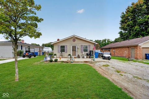 Photo of 204 E Franklin Avenue E, Arcadia, IN 46030 (MLS # 22125947)