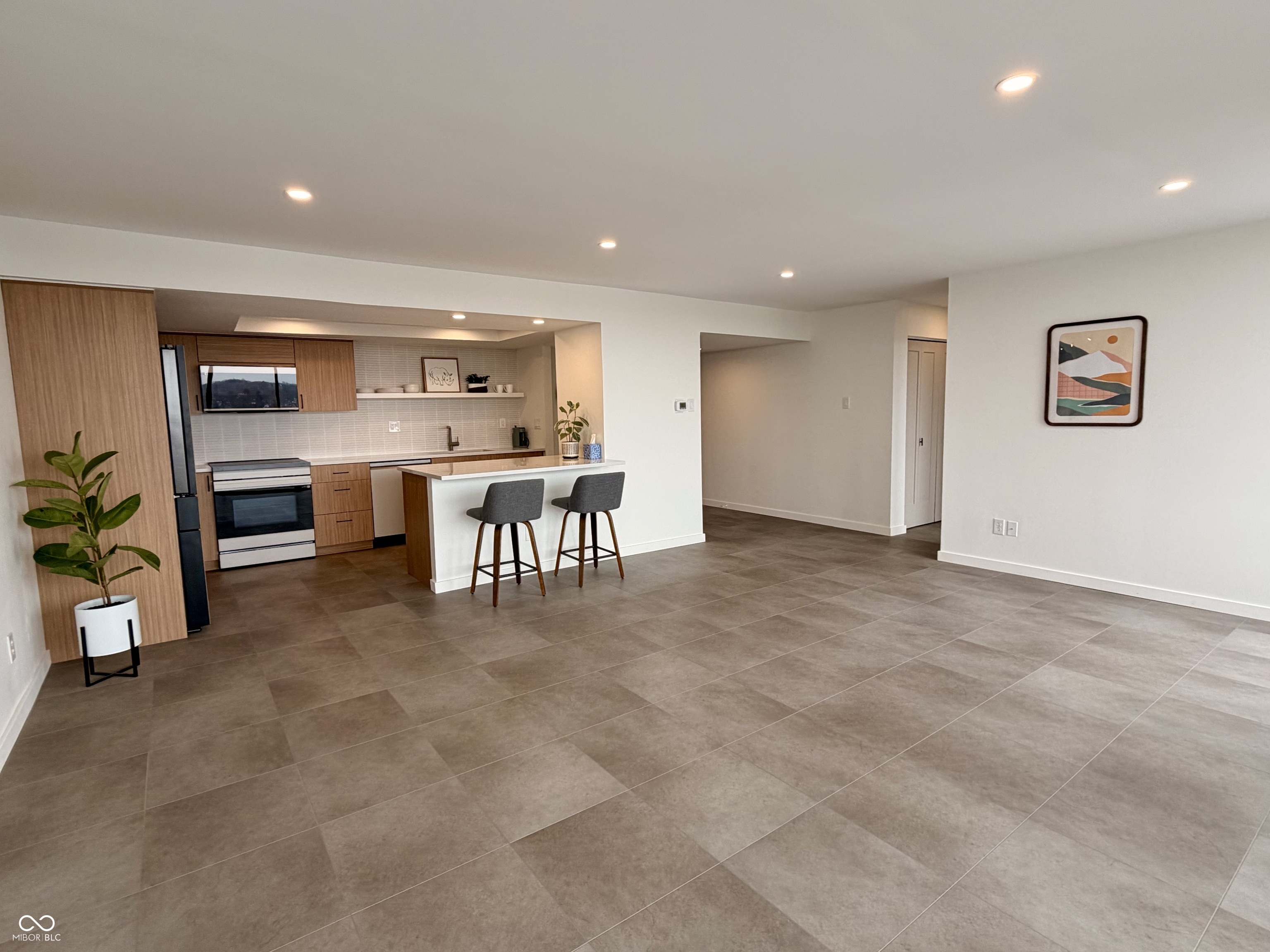 4000 N Meridian Street 14A