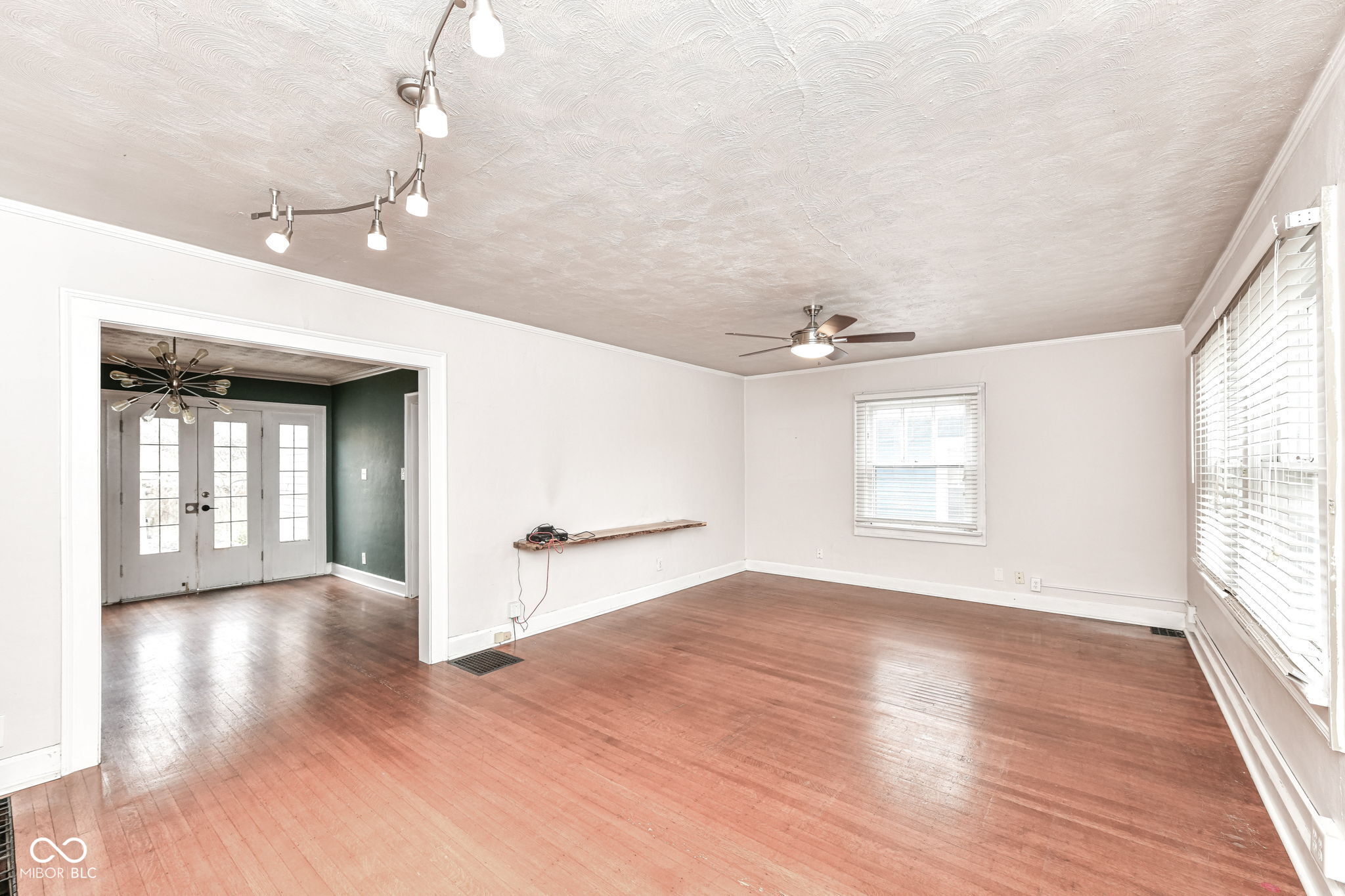 621 Kessler Boulevard East Drive