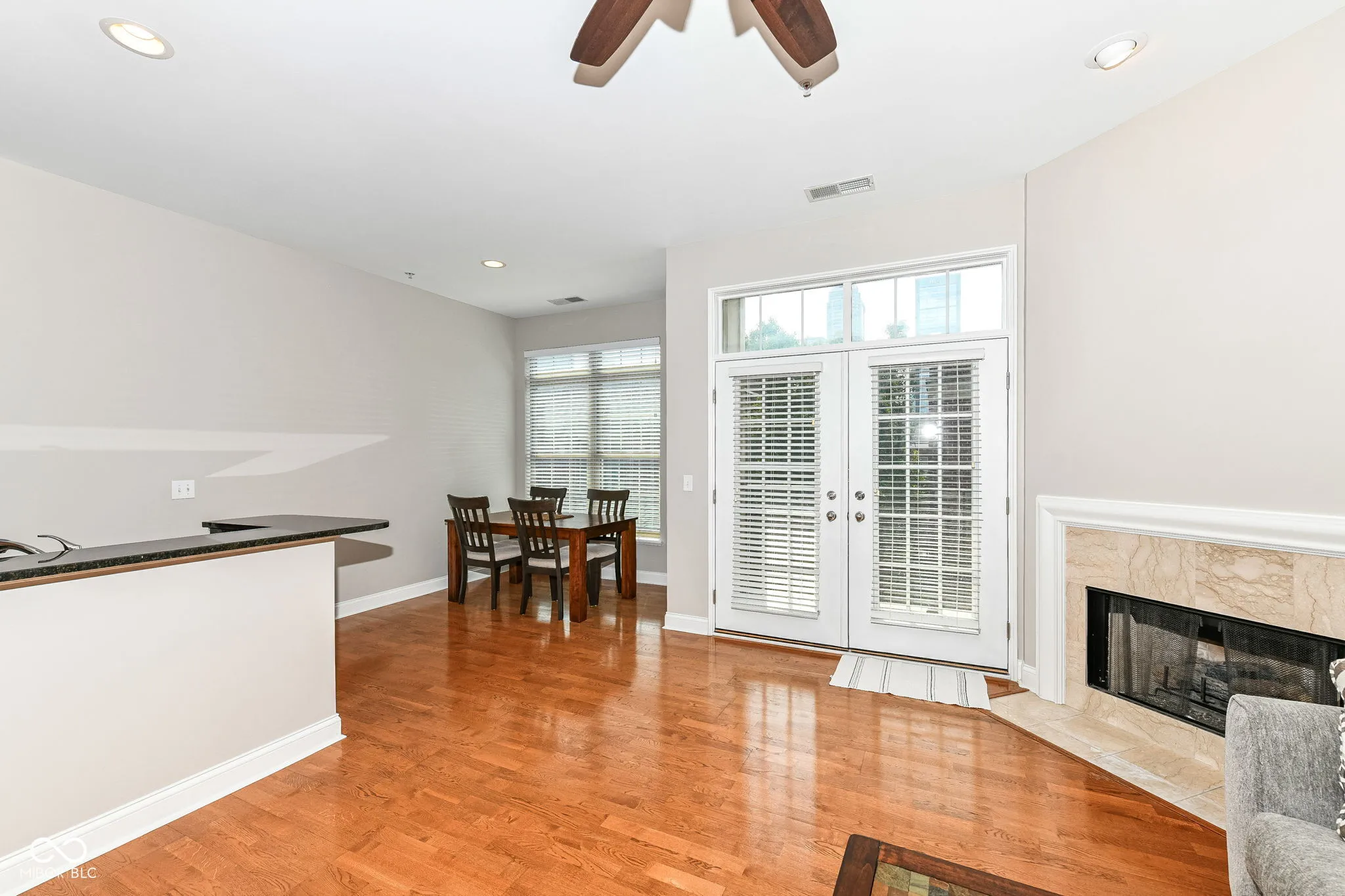 Indianapolis, Indiana 46204, United States, 2 Bedrooms Bedrooms, ,2 BathroomsBathrooms,Residential,Pending,49879