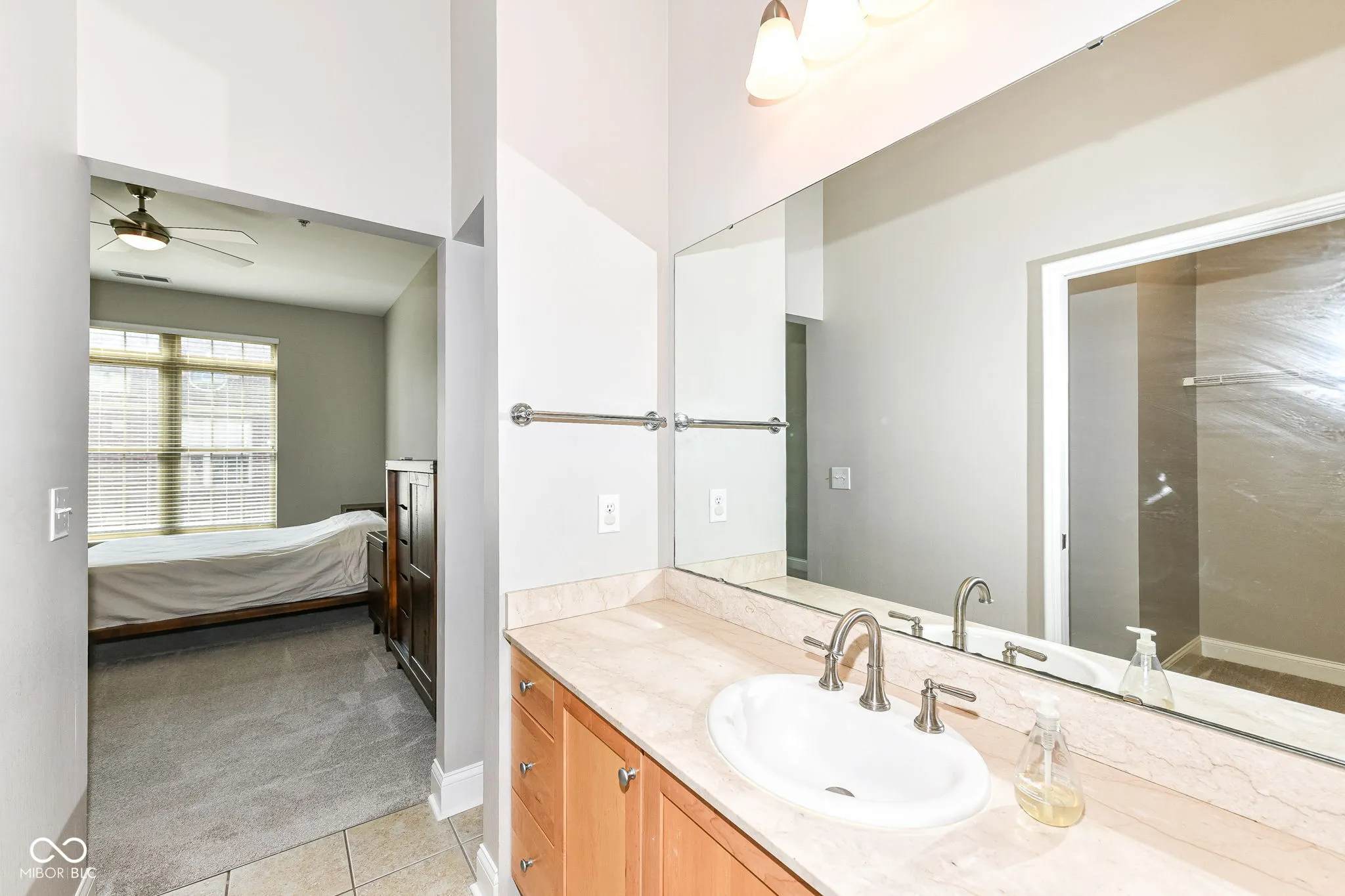 Indianapolis, Indiana 46204, United States, 2 Bedrooms Bedrooms, ,2 BathroomsBathrooms,Residential,Pending,49879