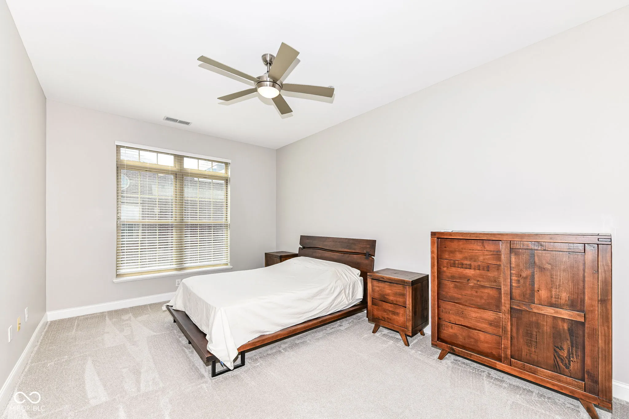 Indianapolis, Indiana 46204, United States, 2 Bedrooms Bedrooms, ,2 BathroomsBathrooms,Residential,Pending,49879