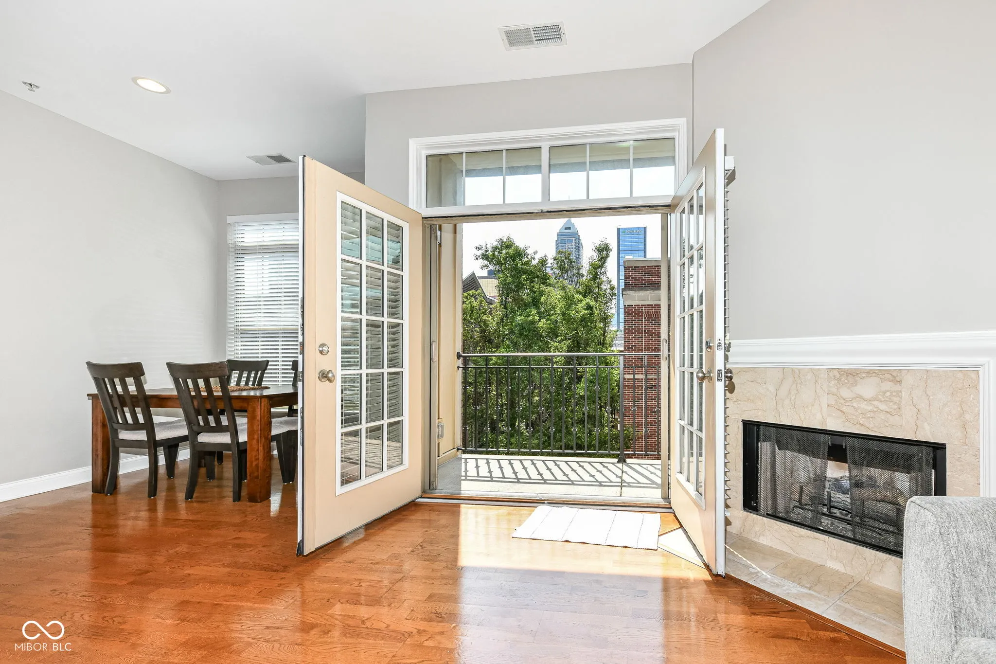 Indianapolis, Indiana 46204, United States, 2 Bedrooms Bedrooms, ,2 BathroomsBathrooms,Residential,Pending,49879