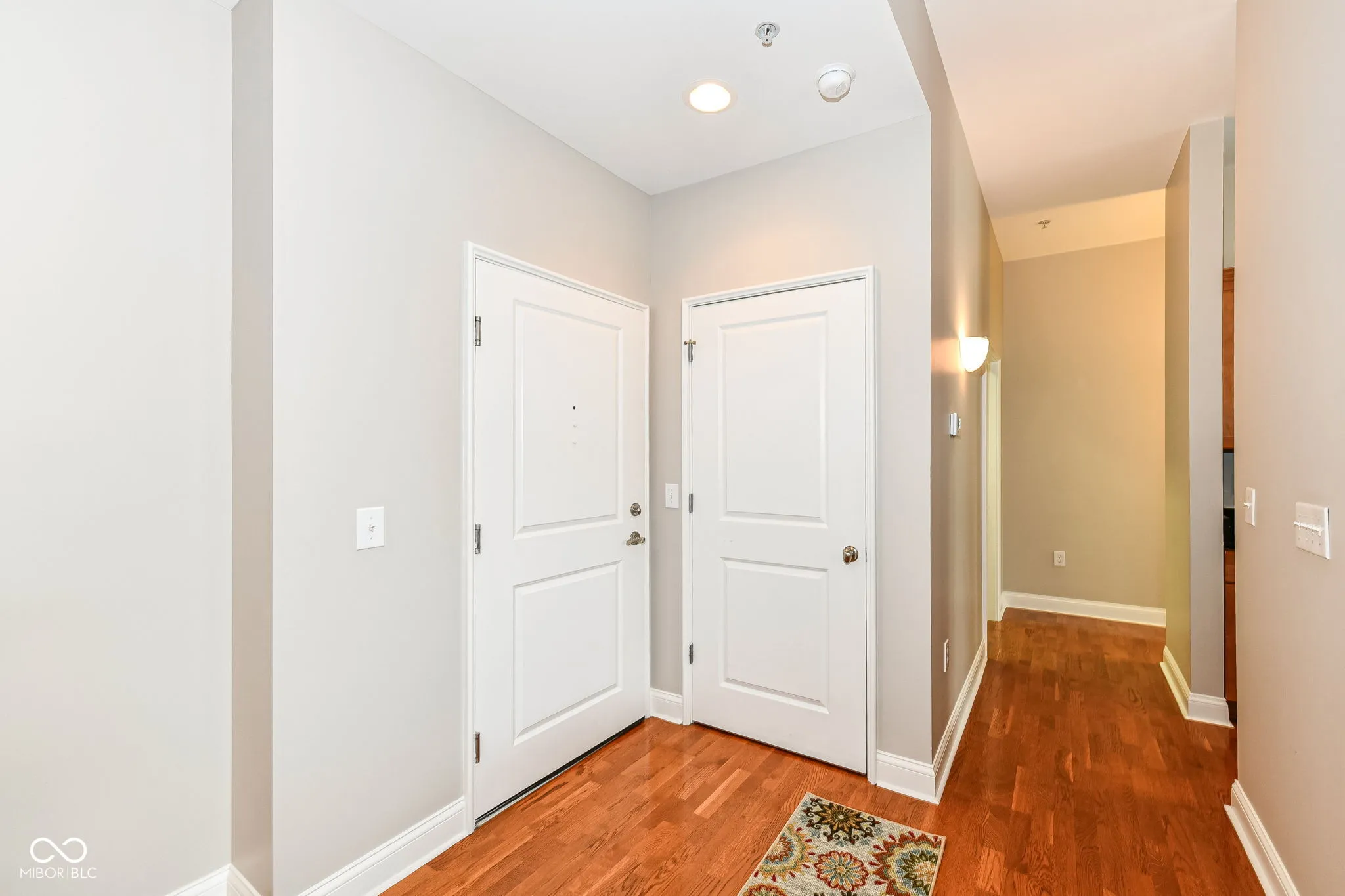 Indianapolis, Indiana 46204, United States, 2 Bedrooms Bedrooms, ,2 BathroomsBathrooms,Residential,Pending,49879