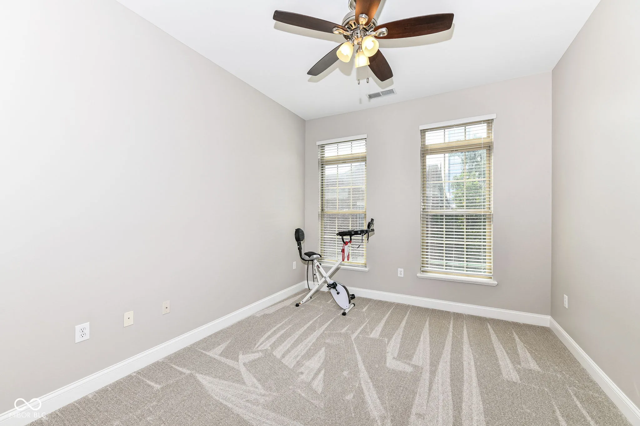 Indianapolis, Indiana 46204, United States, 2 Bedrooms Bedrooms, ,2 BathroomsBathrooms,Residential,Pending,49879