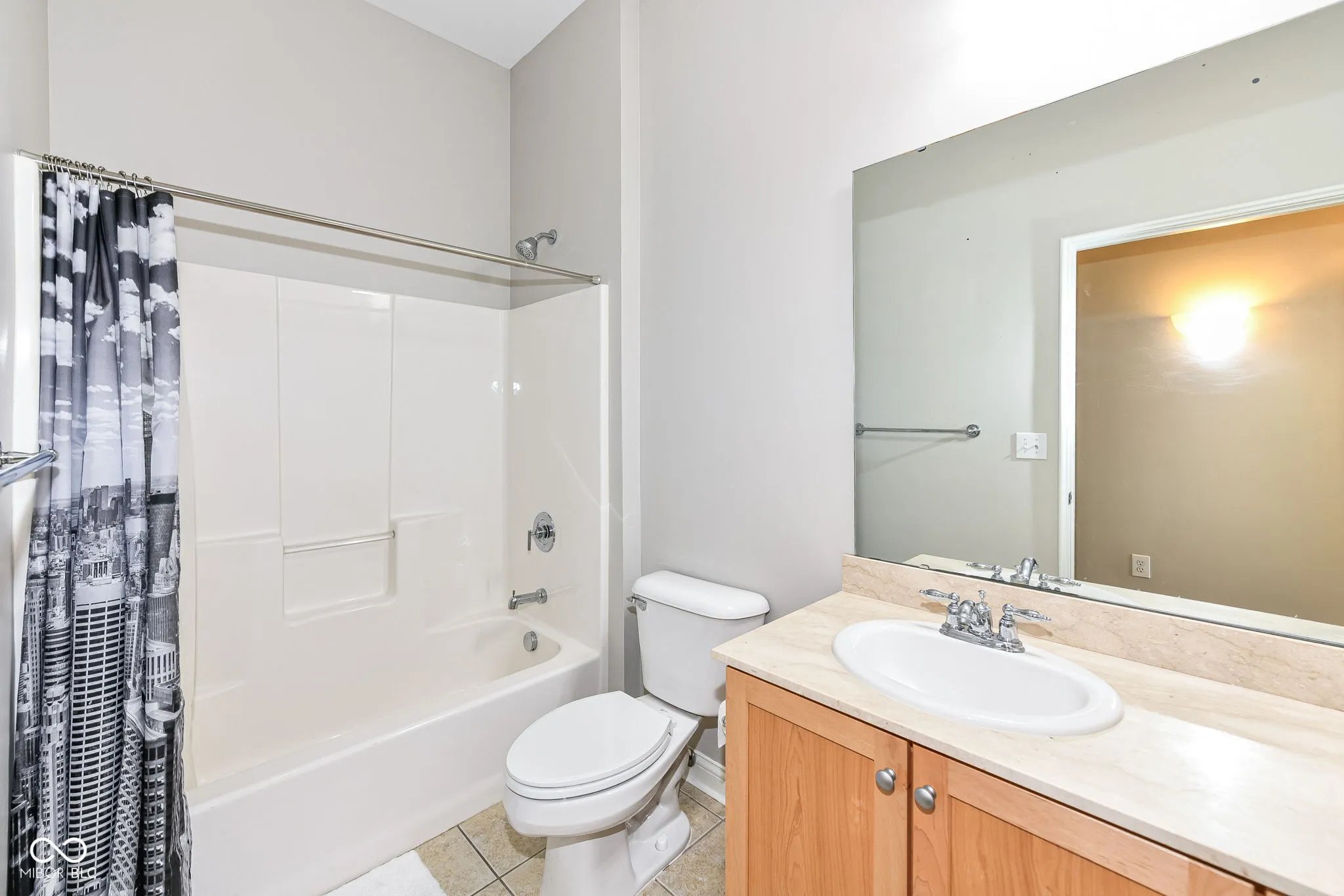 Indianapolis, Indiana 46204, United States, 2 Bedrooms Bedrooms, ,2 BathroomsBathrooms,Residential,Pending,49879