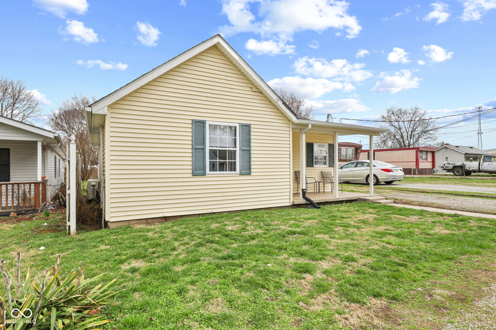 903 1/2 S Pleasant Street