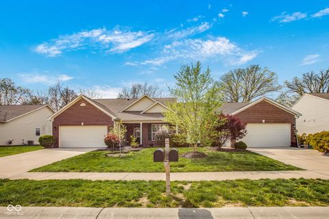 Photo of 388 Angelina Way, Avon, IN 46123 (MLS # 22096285)