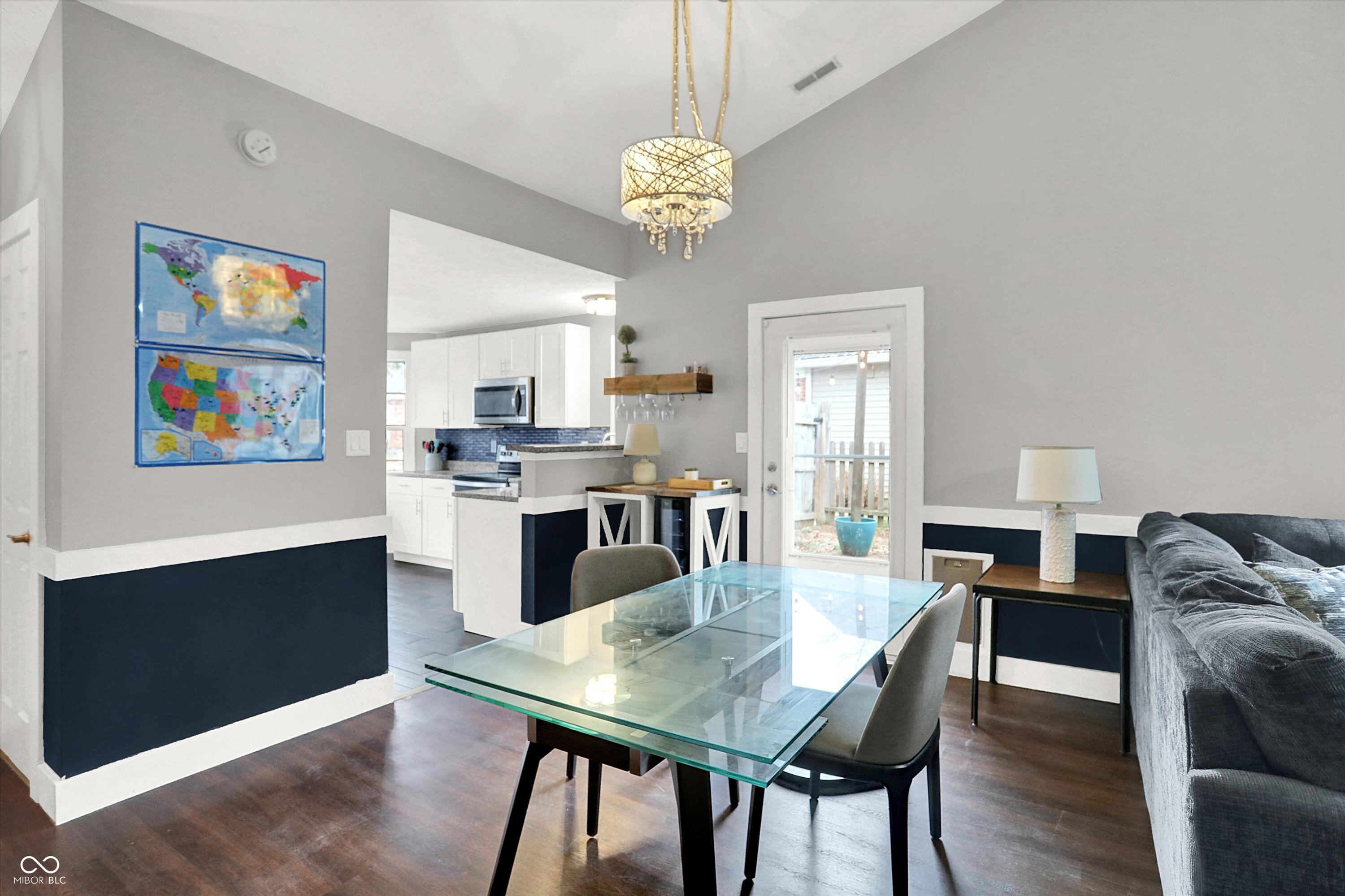 9841 River Oak Lane N