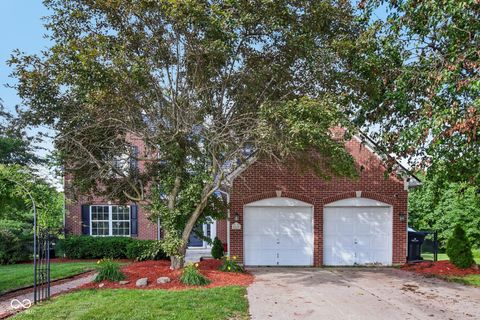 Photo of 5422 Wakefield Drive S, Greenwood, IN 46142 (MLS # 22105378)