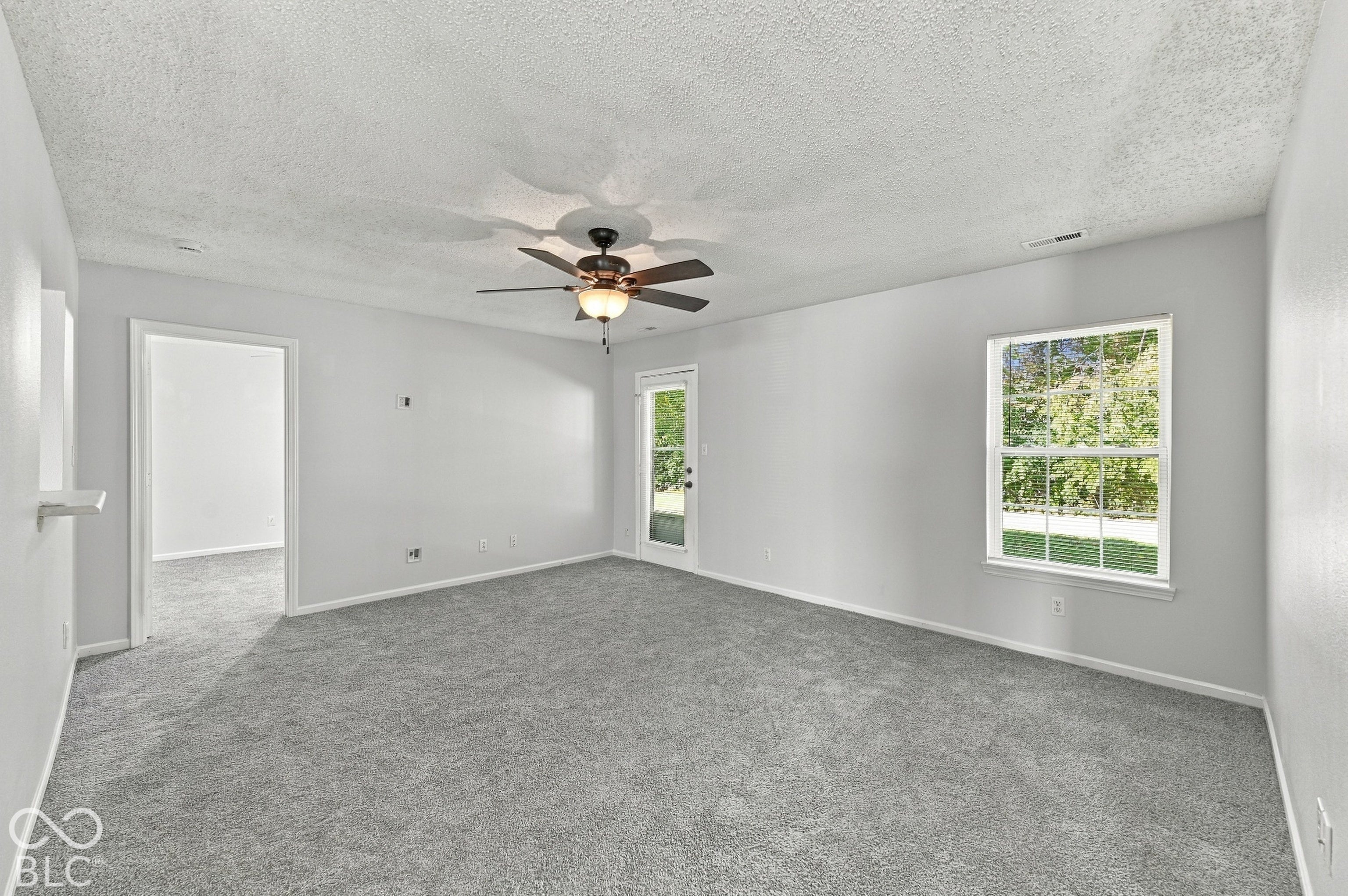 5916 Rolling Bluff
