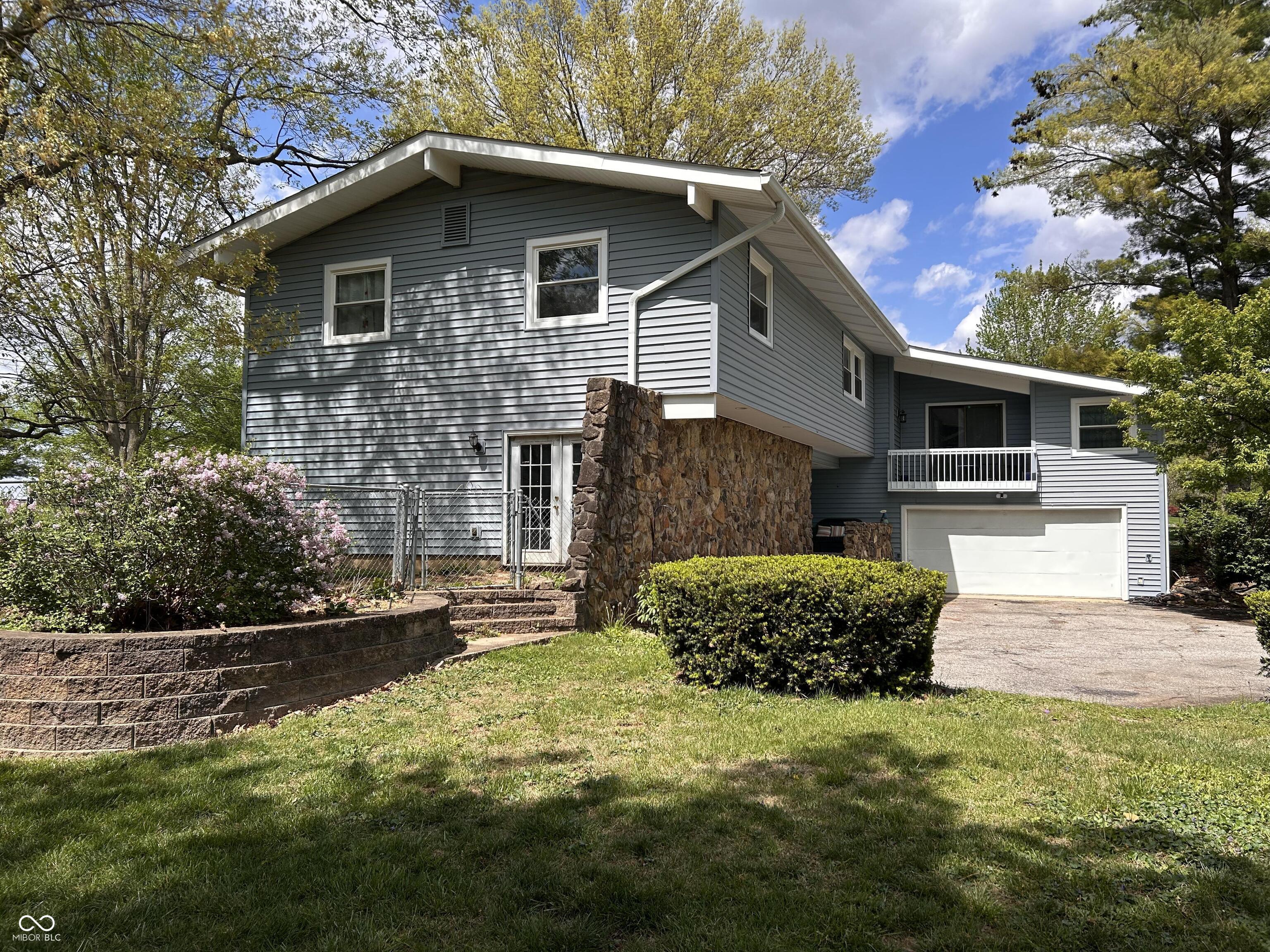 2004 Fairway Drive