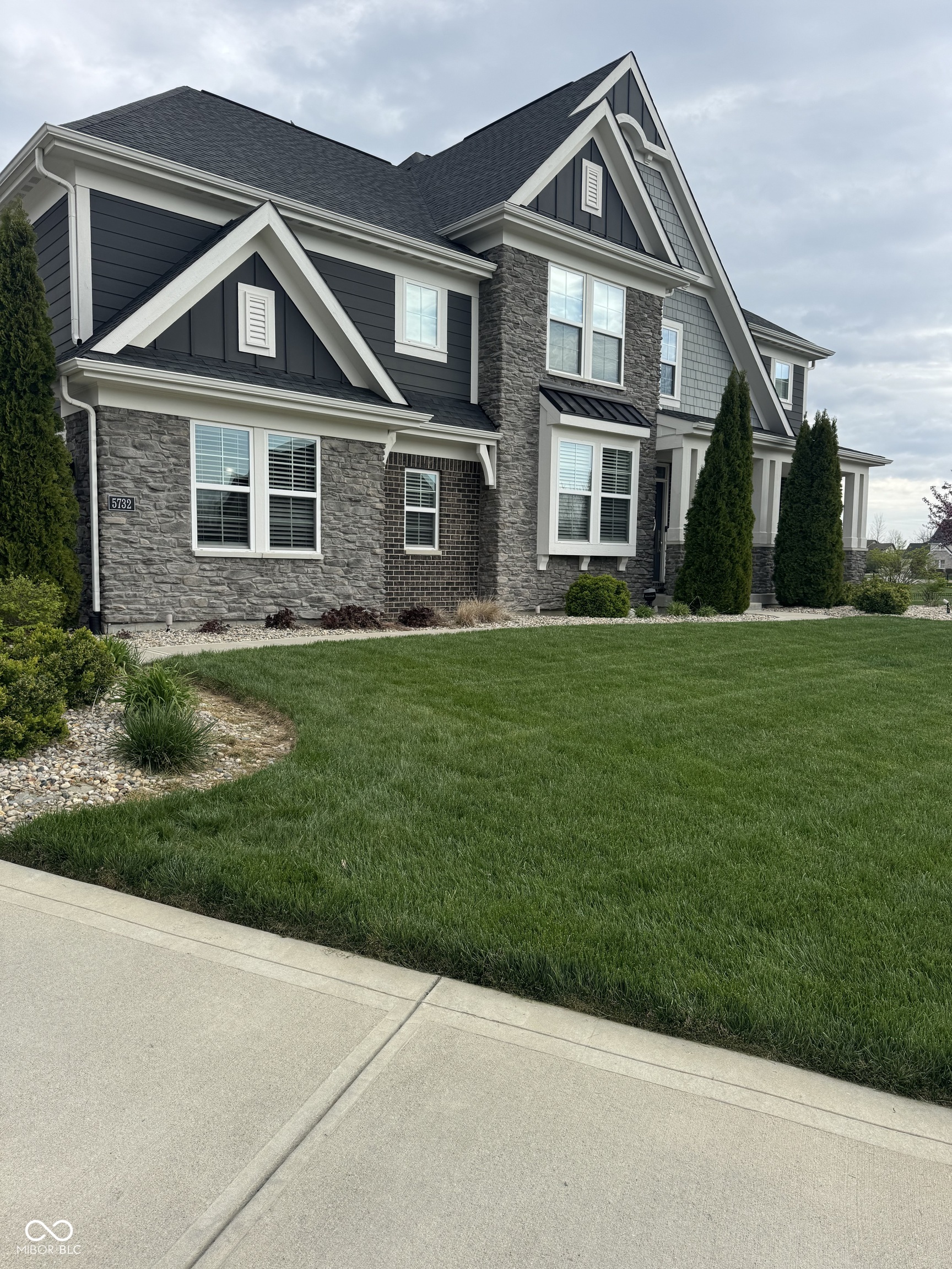 5732 Lake Bend Court