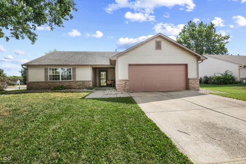 Photo of 6039 Janel Circle, Indianapolis, IN 46237 (MLS # 22125639)