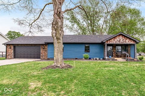 Photo of 5535 S State Avenue, Indianapolis, IN 46227 (MLS # 22095421)