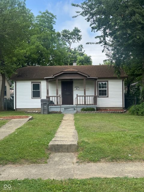 Photo of 2524 Schofield AVE, Indianapolis, IN 46218 (MLS # 22107501)