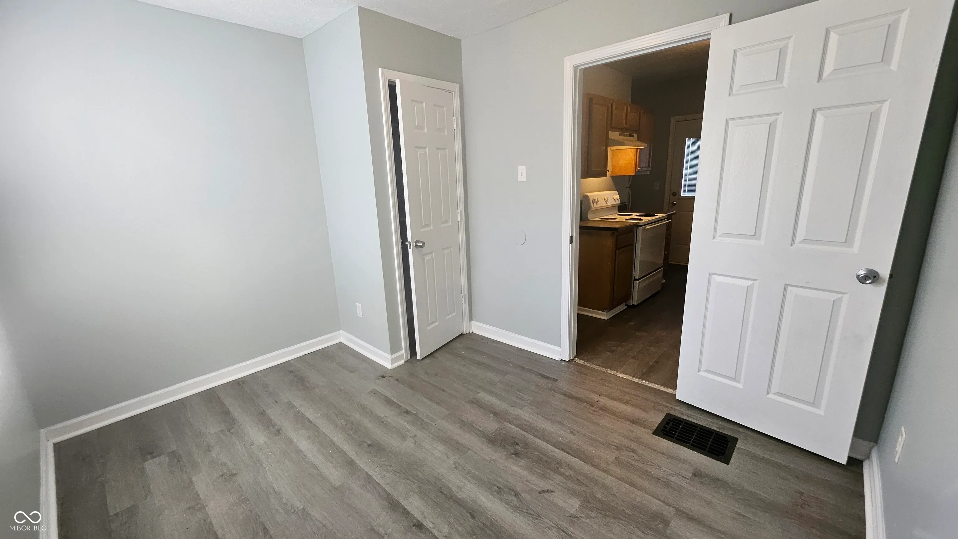 Indianapolis, Indiana 46203, United States, 4 Bedrooms Bedrooms, ,2 BathroomsBathrooms,Residential,Active,88417