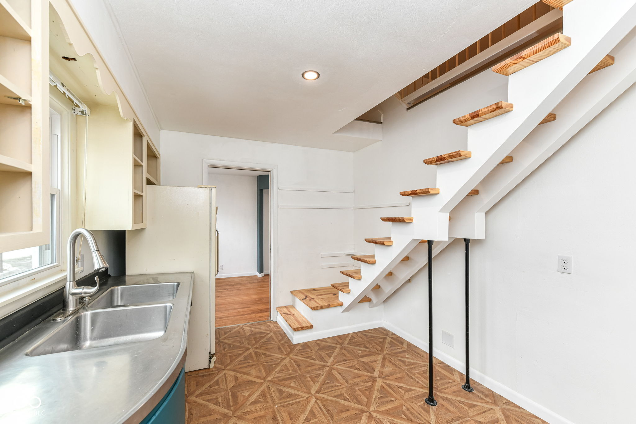 5917 Carrollton Avenue