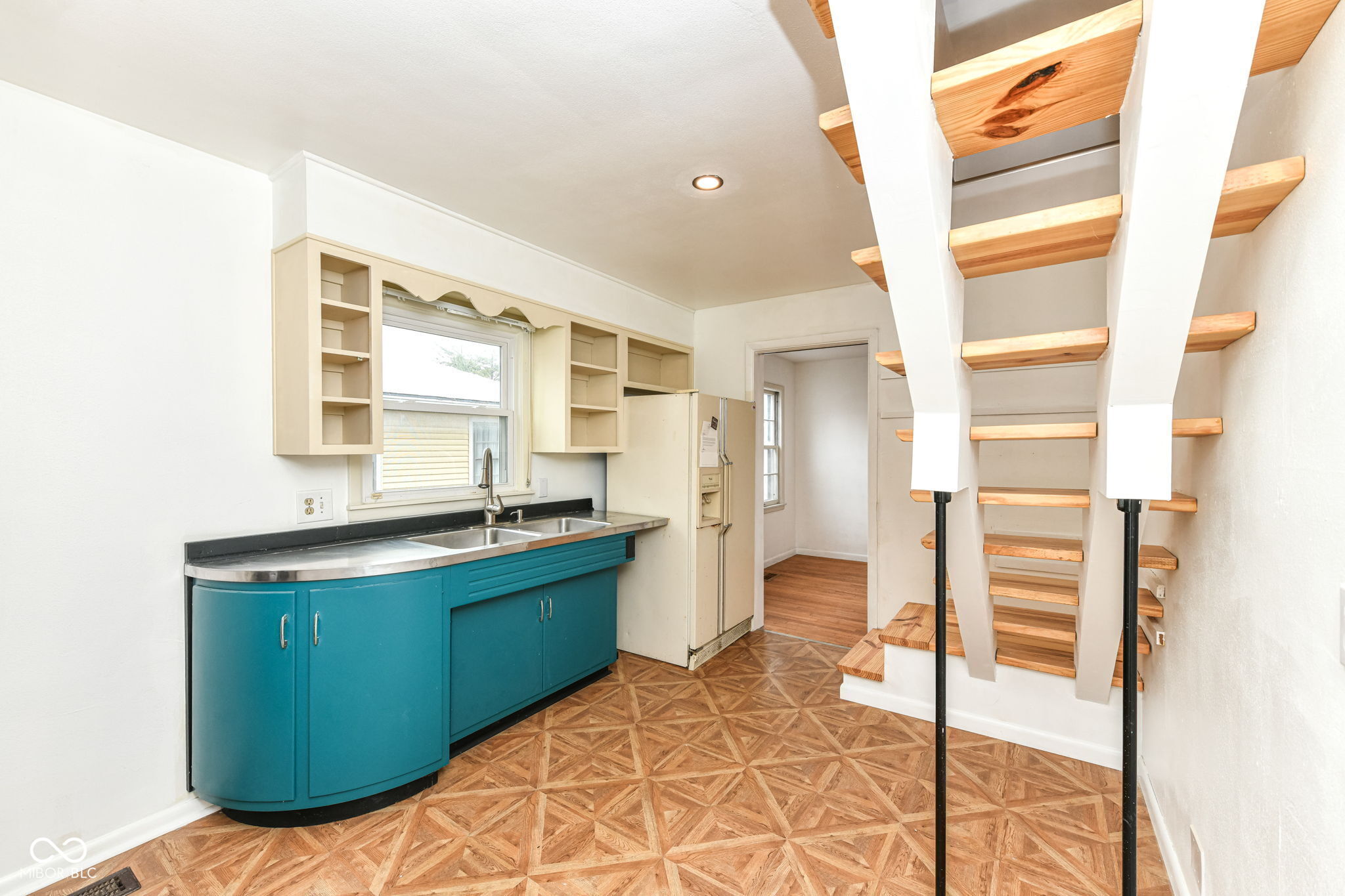 5917 Carrollton Avenue