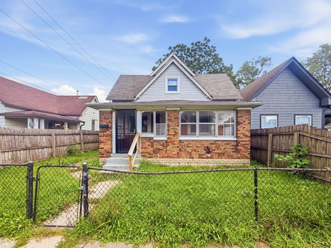 Photo of 1709 Spruce Street, Indianapolis, IN 46203 (MLS # 22122144)