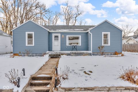 Photo of 2605 S 10th Street, Terre Haute, IN 47802 (MLS # 22075474)