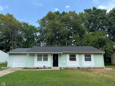 Photo of 9418 Tower Lane, Indianapolis, IN 46235 (MLS # 22118911)