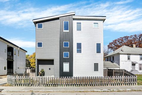 Photo of 816 E 21st Street, Indianapolis, IN 46202 (MLS # 22072080)