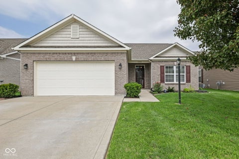 Photo of 1404 Blackthorne Trail S, Plainfield, IN 46168 (MLS # 22122887)