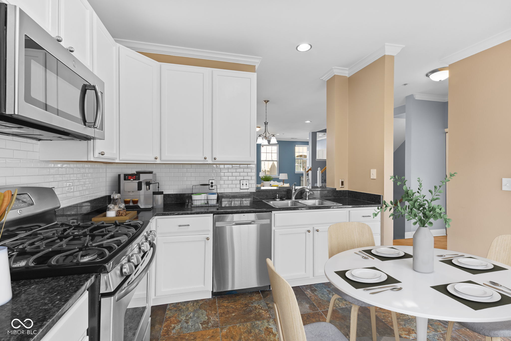 907 Junction Place 41907