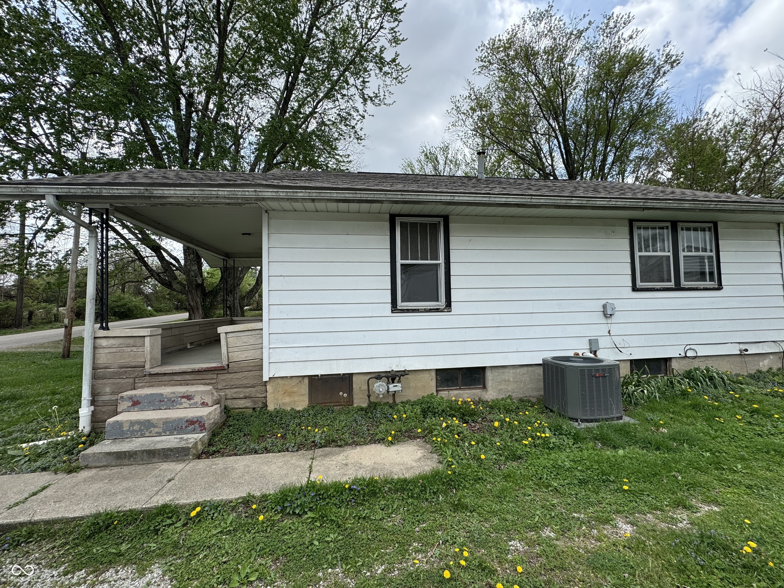 115 N Johnson Avenue