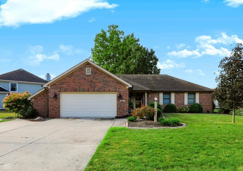 Photo of 5247 Lacy PL, Greenwood, IN 46142 (MLS # 22125342)