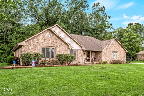Photo of 1714 Cardinal Lane, Brownsburg, IN 46112 (MLS # 22120564)
