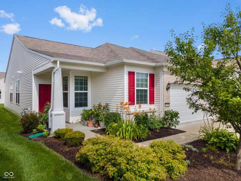 Photo of 13456 Ravenswood Trail, Fishers, IN 46037 (MLS # 22100632)