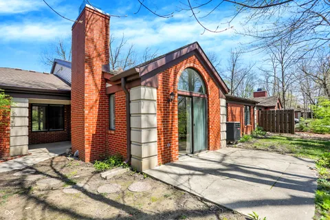 9309 Golden Woods Drive, Indianapolis, IN 46268 - MLS#: 22034531