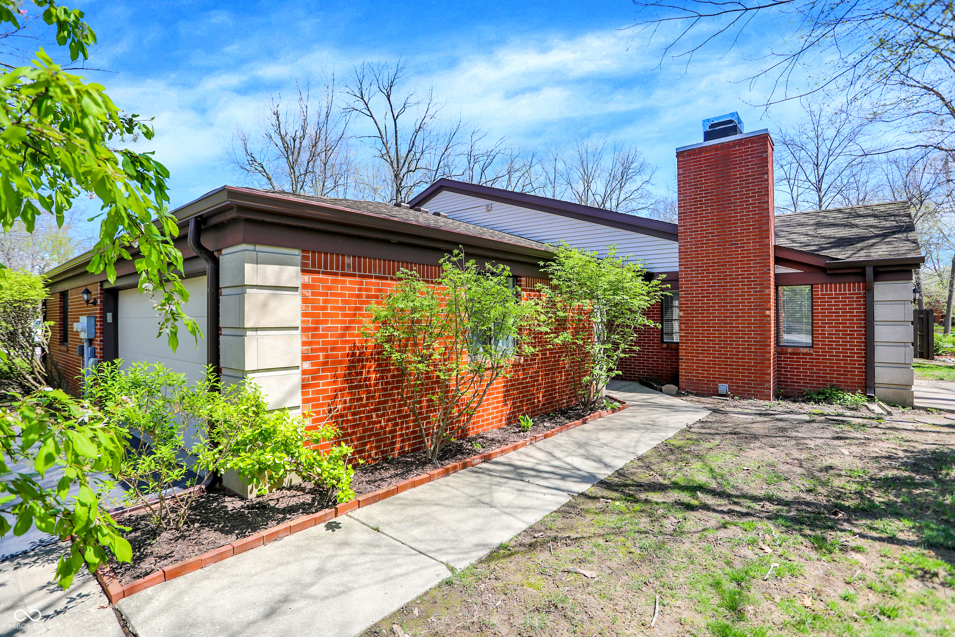 9309 Golden Woods Drive