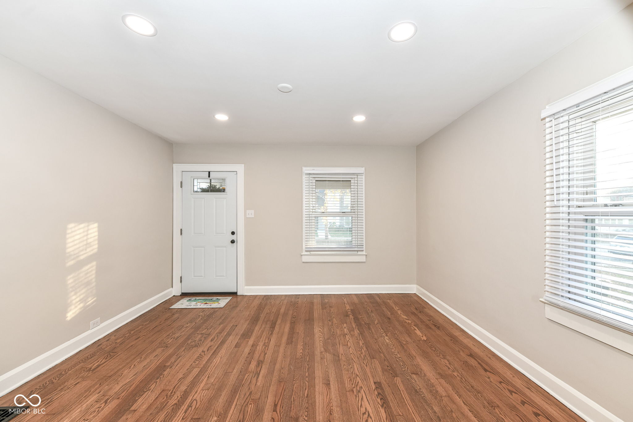 324 E Southern Avenue