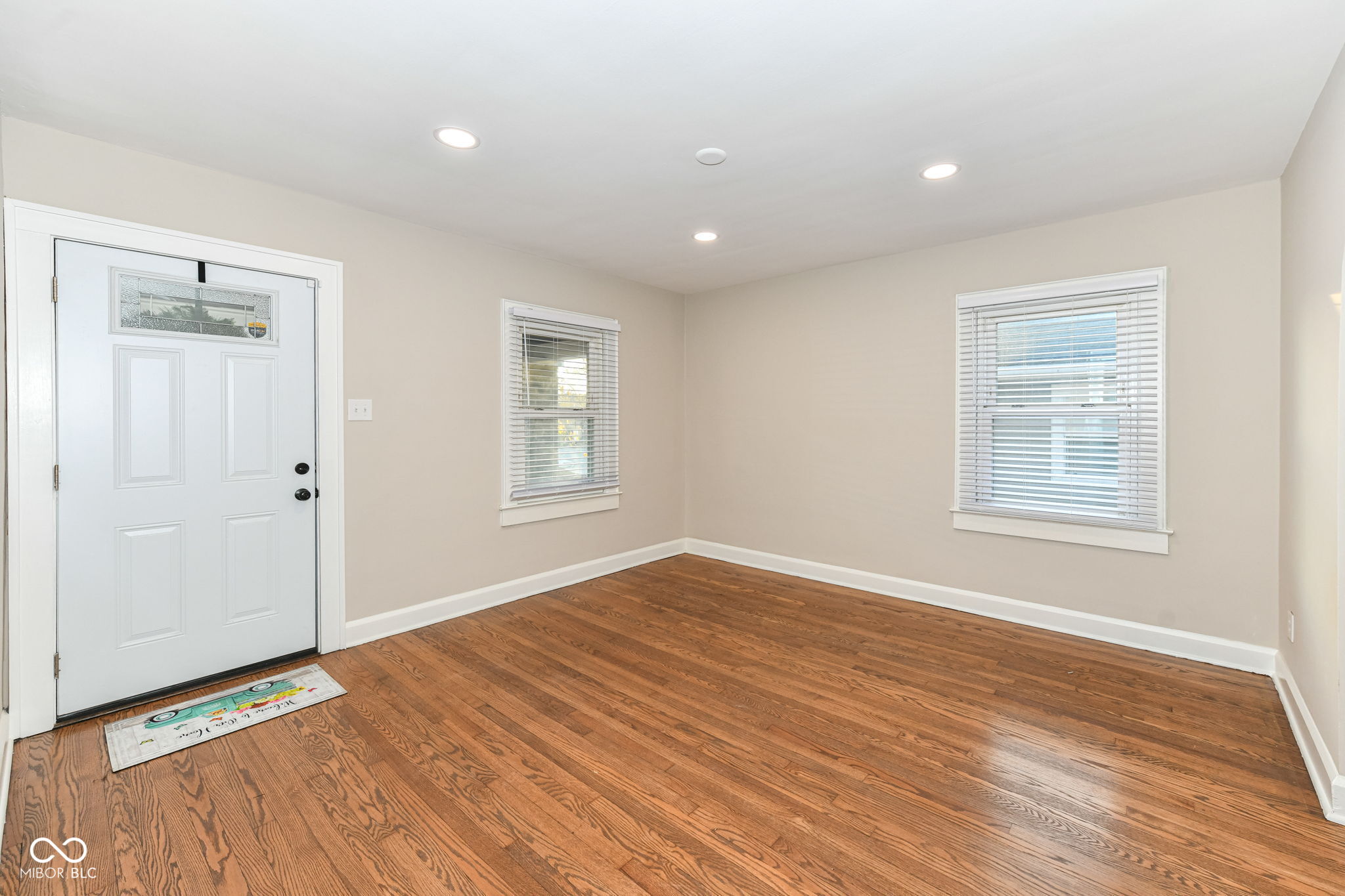 324 E Southern Avenue