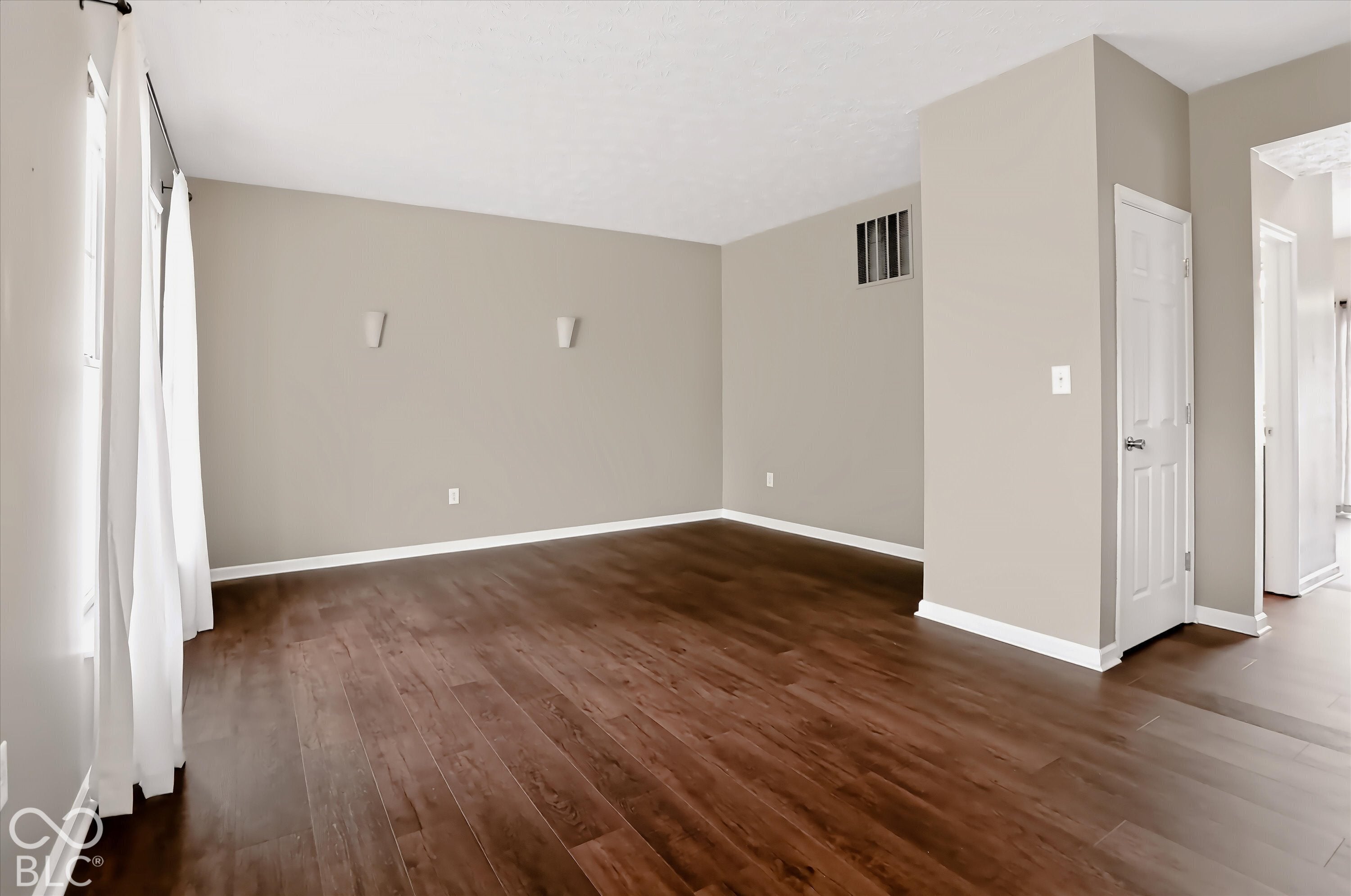 16450 Clarks Hill Way