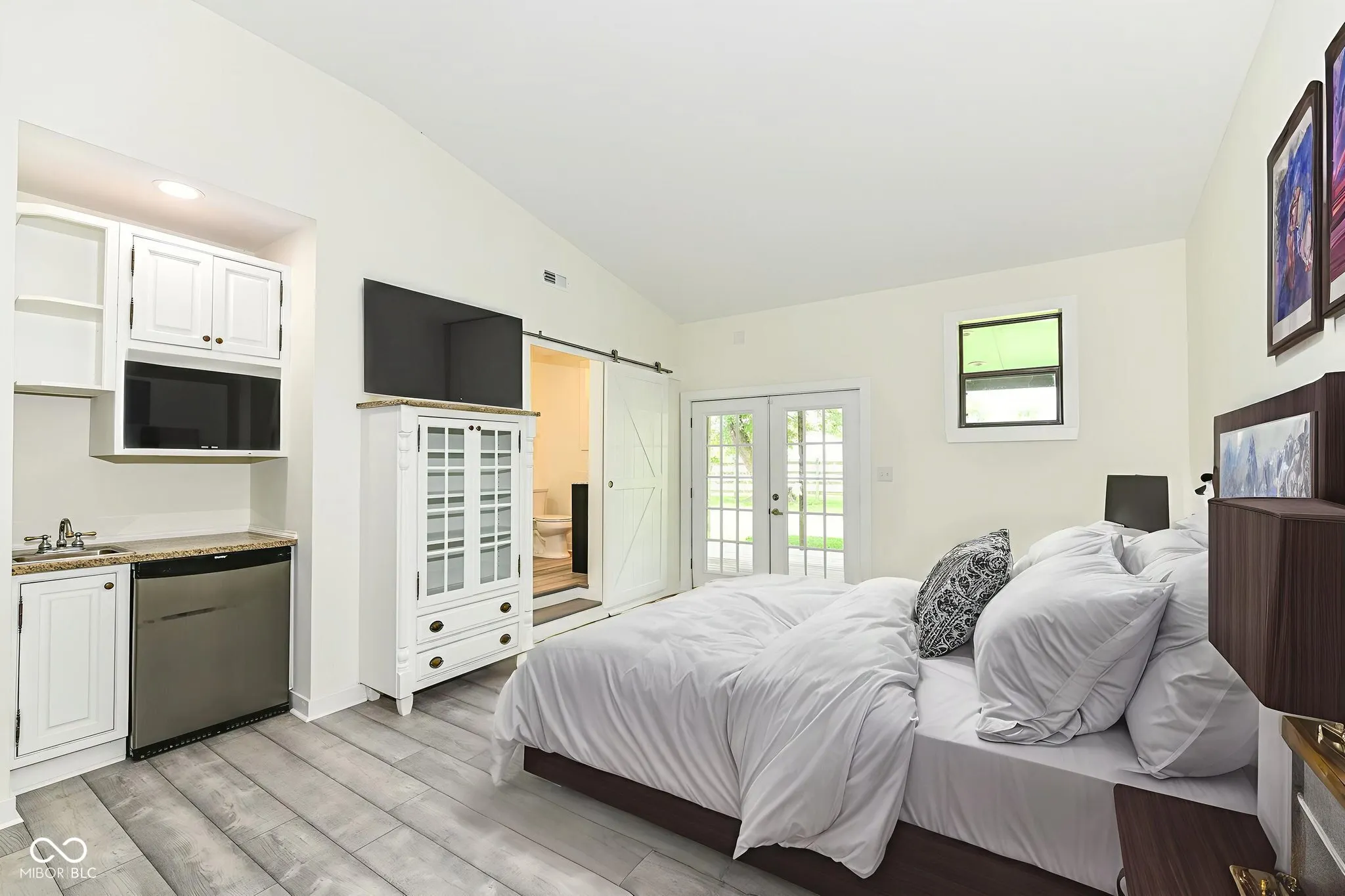 McCordsville, Indiana 46055, United States, 3 Bedrooms Bedrooms, ,4 BathroomsBathrooms,Residential,Pending,182382