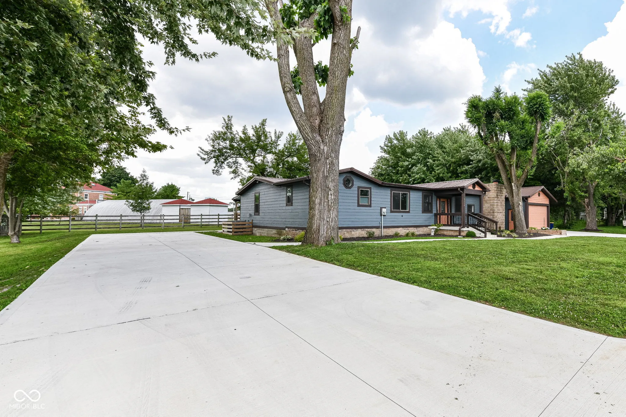 McCordsville, Indiana 46055, United States, 3 Bedrooms Bedrooms, ,4 BathroomsBathrooms,Residential,Pending,182382