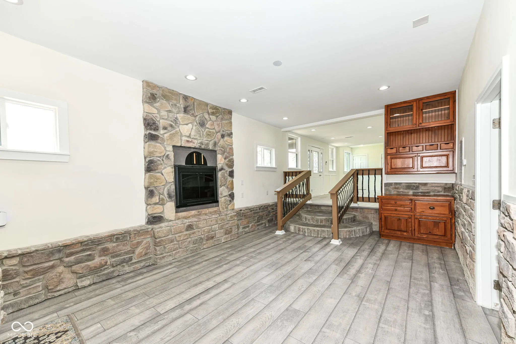 McCordsville, Indiana 46055, United States, 3 Bedrooms Bedrooms, ,4 BathroomsBathrooms,Residential,Pending,182382