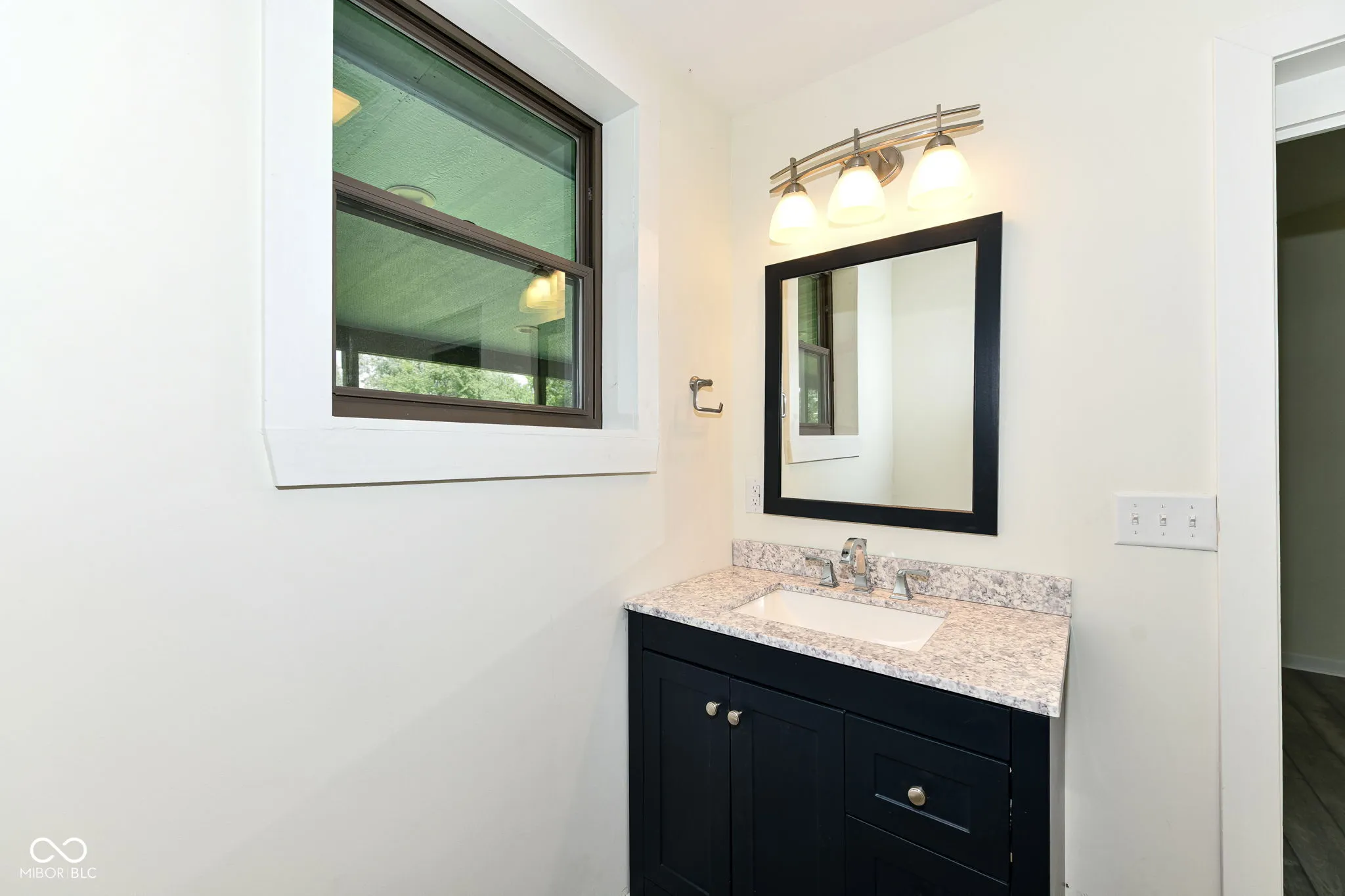 McCordsville, Indiana 46055, United States, 3 Bedrooms Bedrooms, ,4 BathroomsBathrooms,Residential,Pending,182382