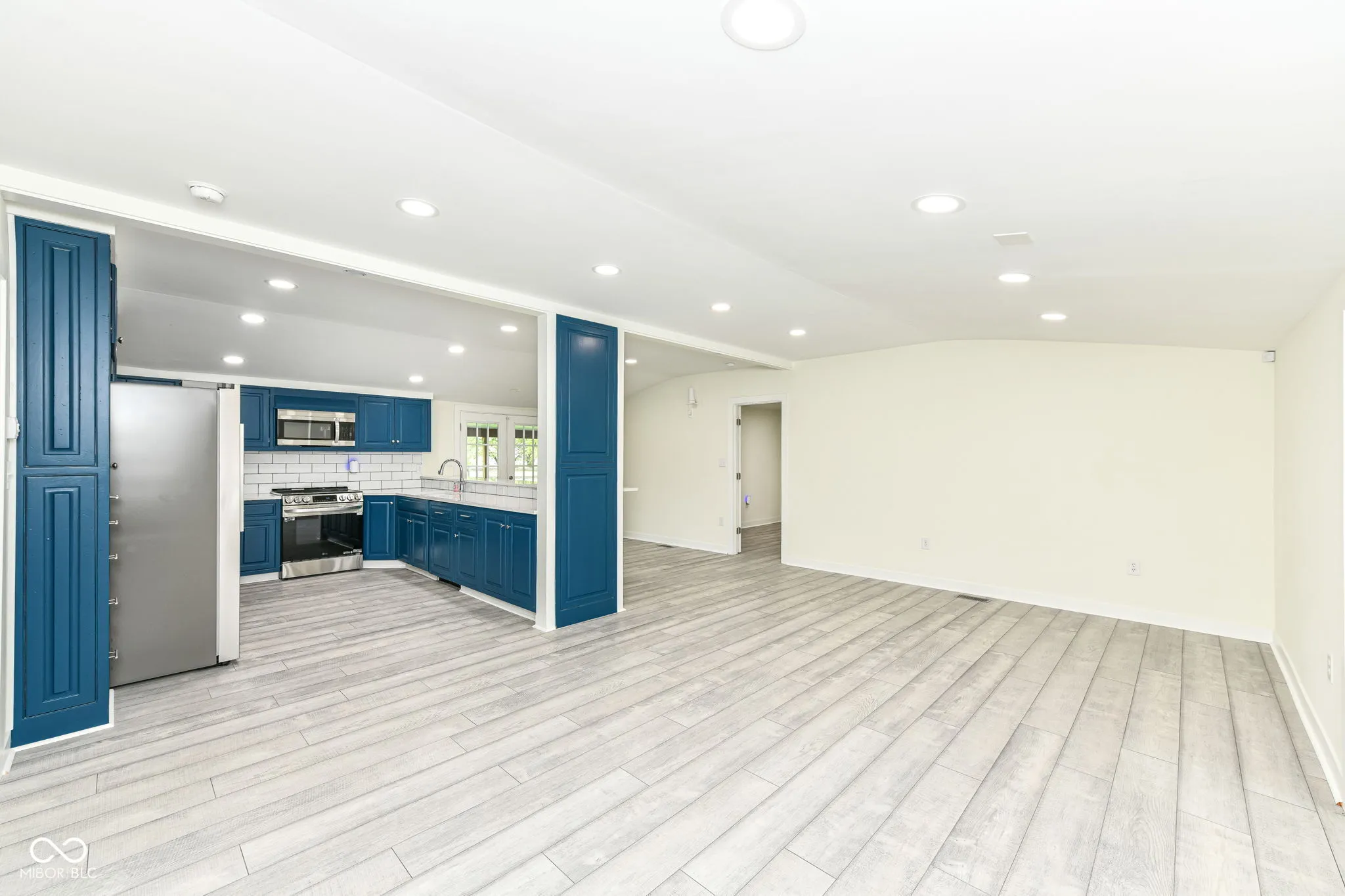 McCordsville, Indiana 46055, United States, 3 Bedrooms Bedrooms, ,4 BathroomsBathrooms,Residential,Pending,182382