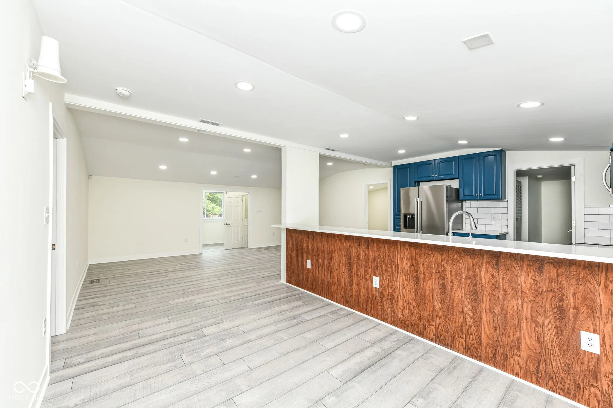 McCordsville, Indiana 46055, United States, 3 Bedrooms Bedrooms, ,4 BathroomsBathrooms,Residential,Pending,182382