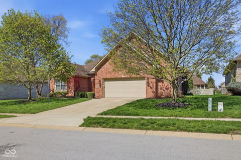 Photo of 10122 Pyrite Court, Noblesville, IN 46060 (MLS # 22080632)