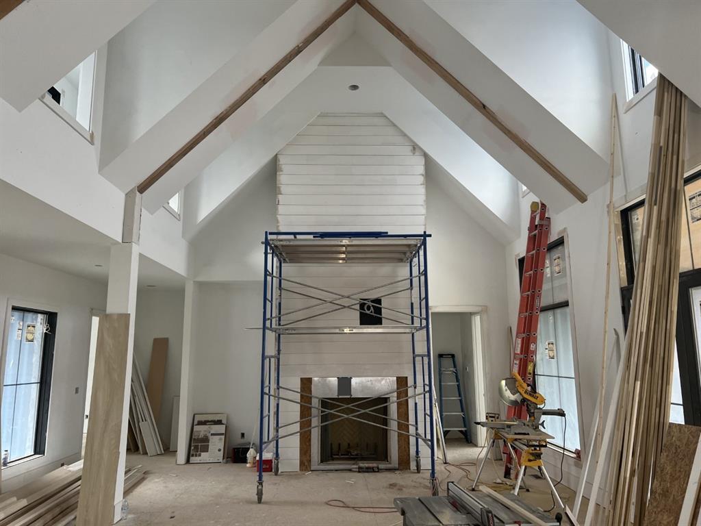 Photo 5 of 10 of 3525 Dartmoor Way house