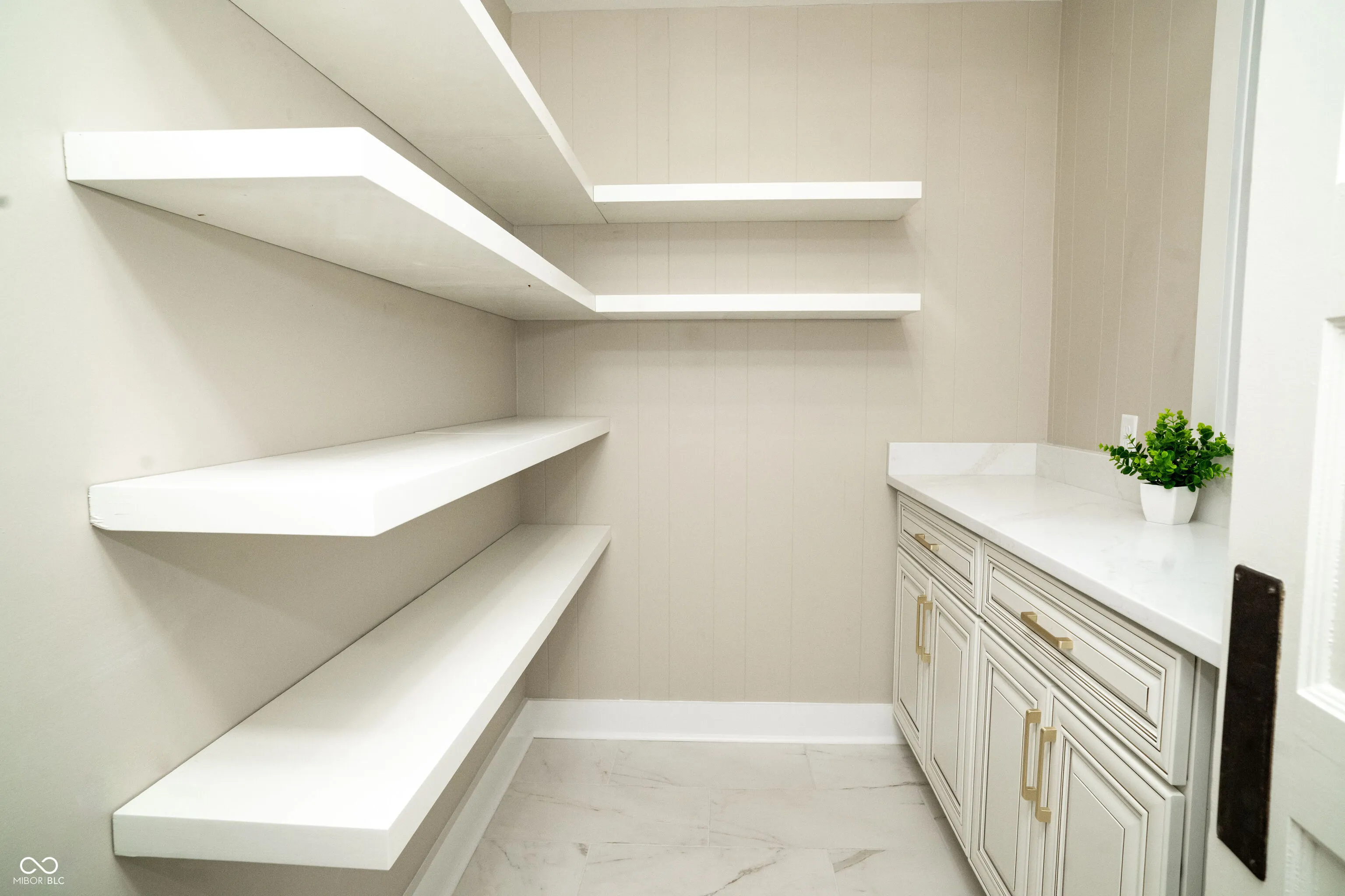 Martinsville, Indiana 46151, United States, 4 Bedrooms Bedrooms, ,3 BathroomsBathrooms,Residential,Active,236501