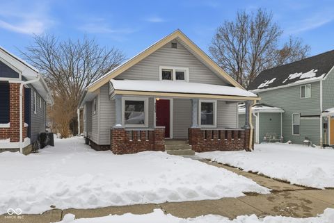 Photo of 1035 W 37th Street, Indianapolis, IN 46208 (MLS # 22082754)