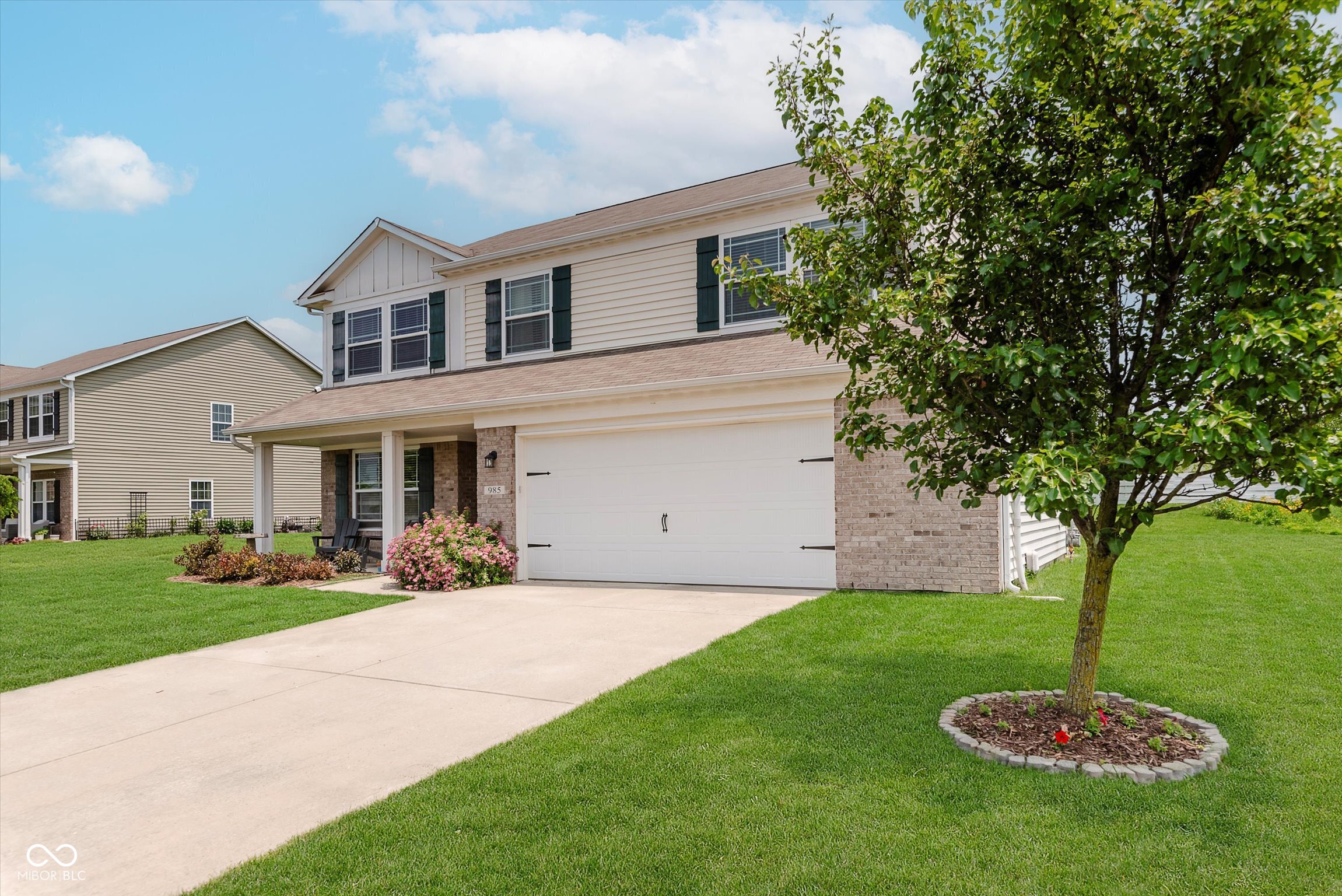 985 Farmington Trail