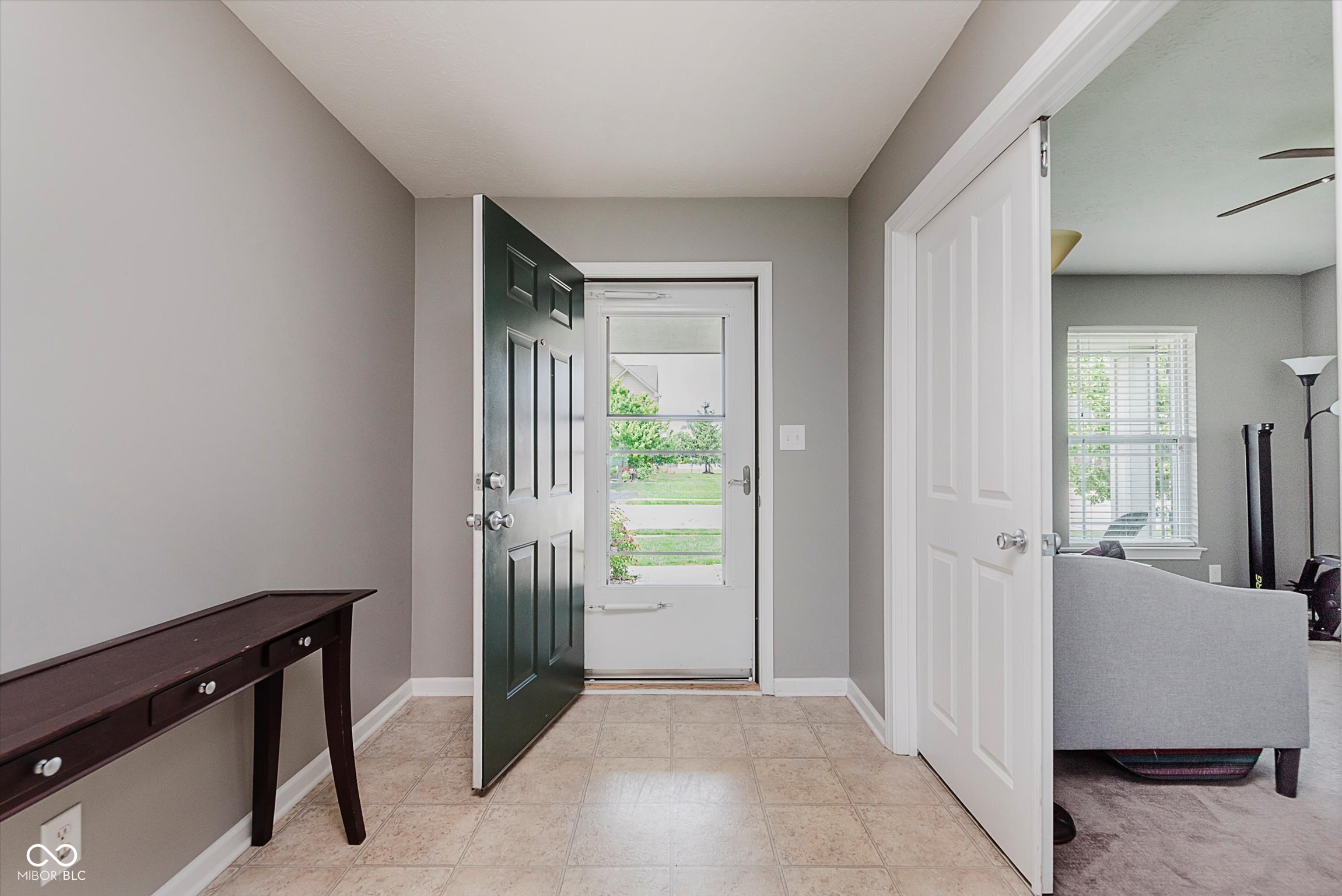 985 Farmington Trail